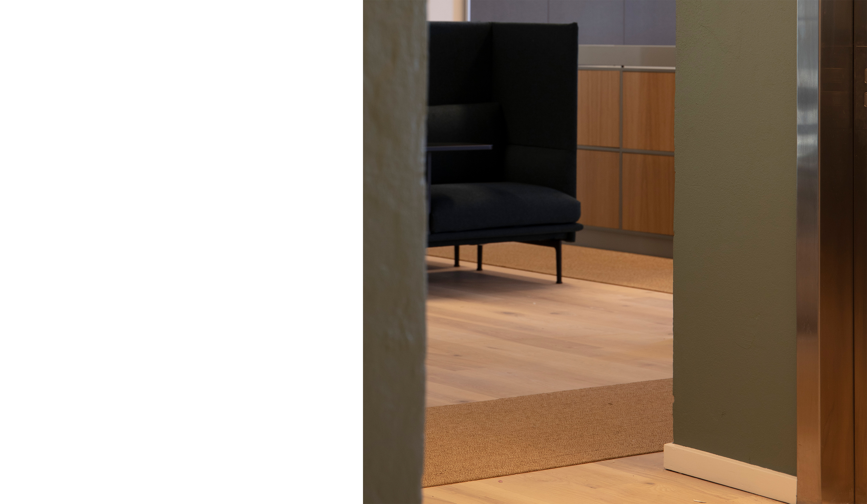 Sisaltæppe detalje i kontor