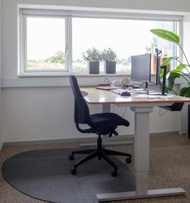 Kingo, Spot stoleunderlag under en arbejdsplads