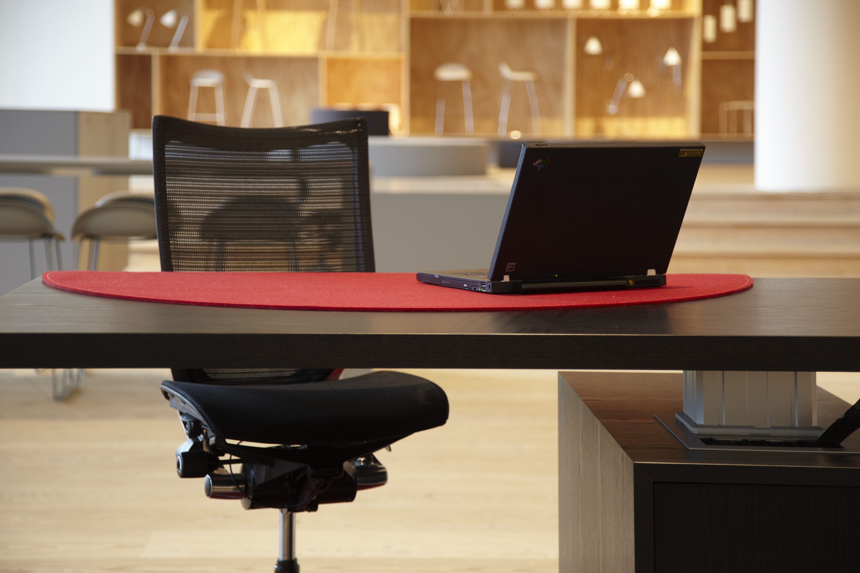 Scribler, filt, felt, akustik panel, inspiration, design, indretning, lyddæmper, skriveunderlag, tabletop